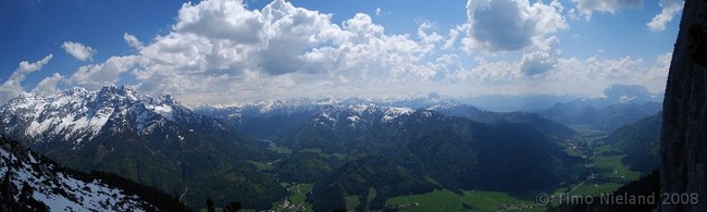 im Klettersteig s'Schuasta Gangl